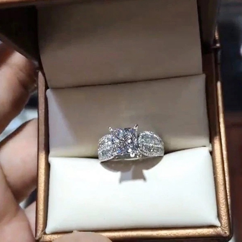 Cincin Wanita Hias Cubic Zirconia Bentuk Persegi Gaya Mewah Untuk Pernikahan / Pesta / Pengantin