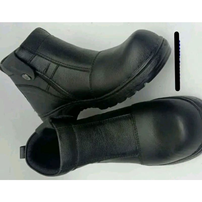 sepatusafety murah/sepatu safety boots/sepatu pria safety/sepatu safetu kulit asli sol karet ujung besi