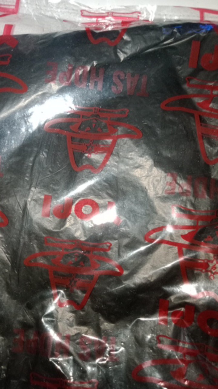 Diskon Nih!!! Promo - Plastik Kresek Hitam Merk Yopi Uk Tanggung ( 21 )