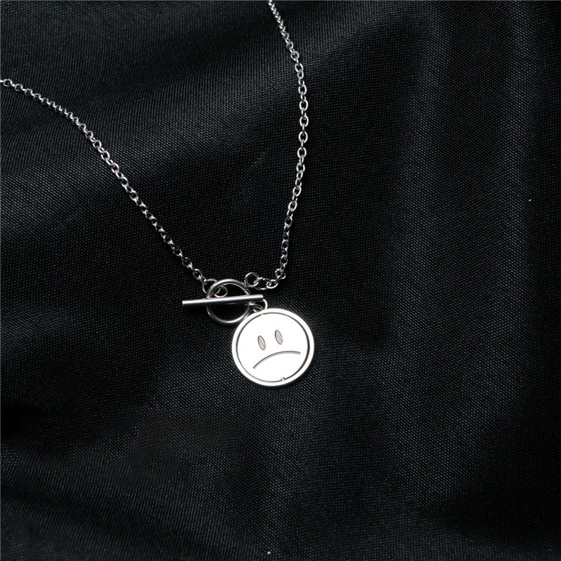 Fashionable Simple Smile Pendant Hip Hop Pria dan Wanita Kalung-Won