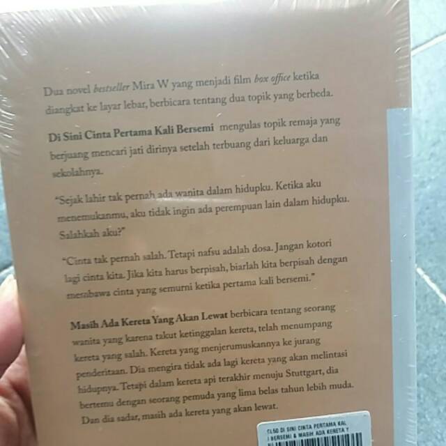 Novel Mira W Shopee Indonesia