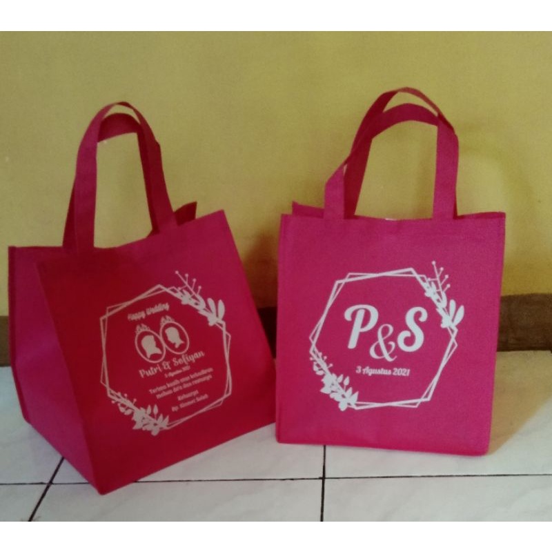 

Tas Tasyakuran | Tas Souvenir | Tas Bingkisan | Bahan Spunbond | 22x18x25