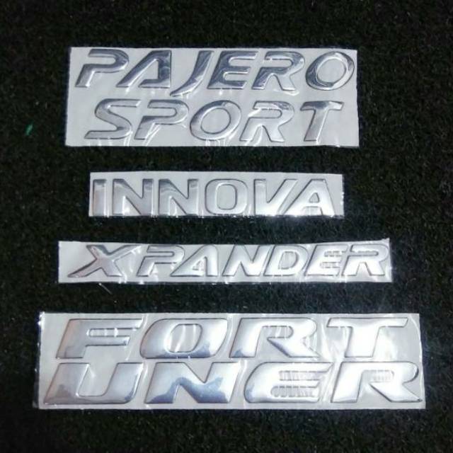 EMBLEM FORTUNER logo Kap Mesin FORTUNER