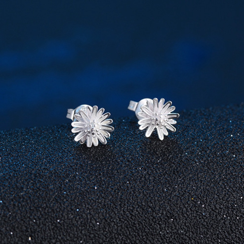 Anting Stud Desain Bunga Daisy Bahan 925 Sterling Silver Untuk Wanita