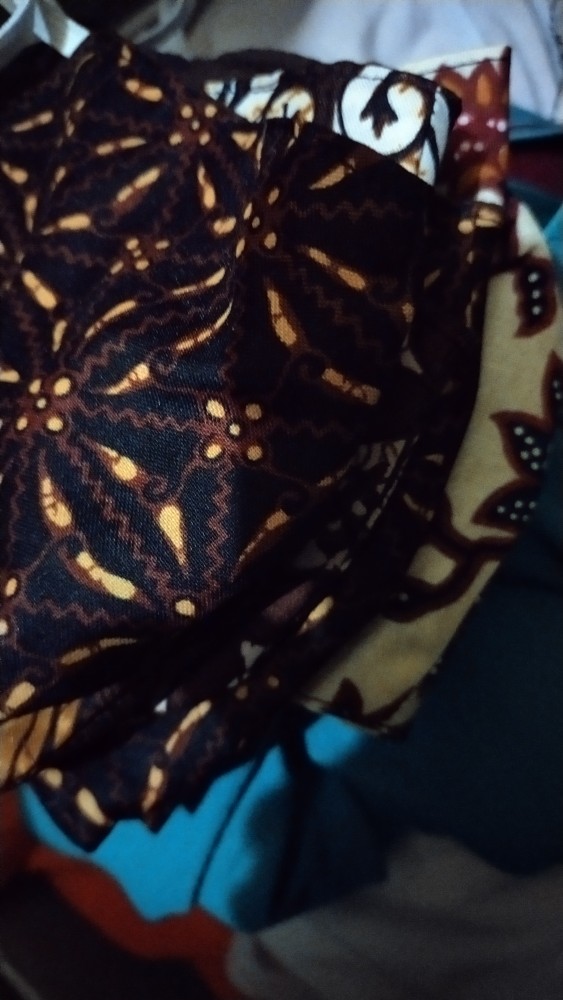Masker Batik Solo Bisa Lapis Isi Tisu Model Cantol Telinga / Hijab / Masker Cowok / Masker Headloop