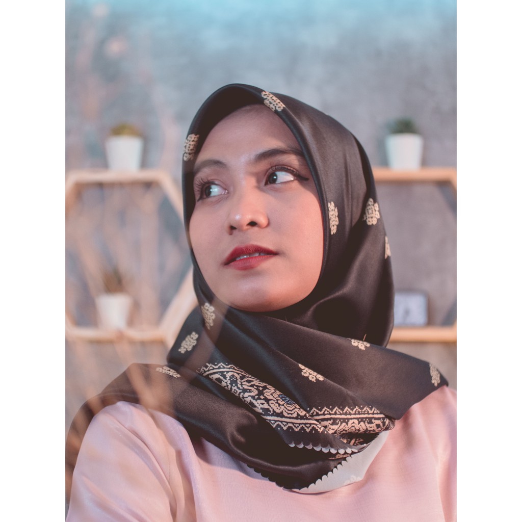 Hijab custom segi empat Voal premium/Satin velvet/silk armani/voal ultrafine