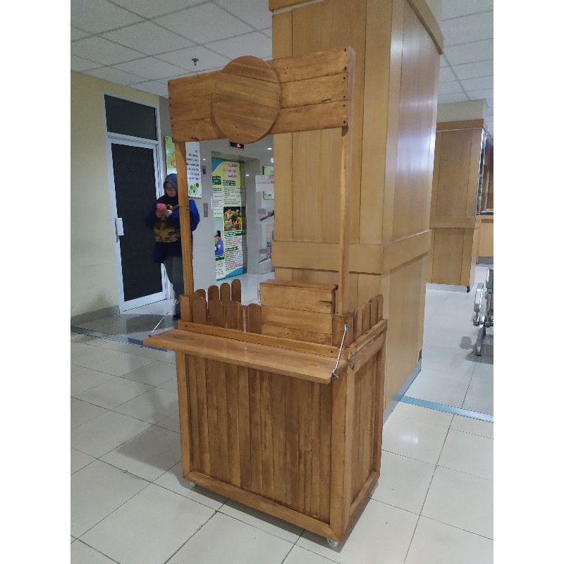 meja booth / gerobak booth kayu pinus