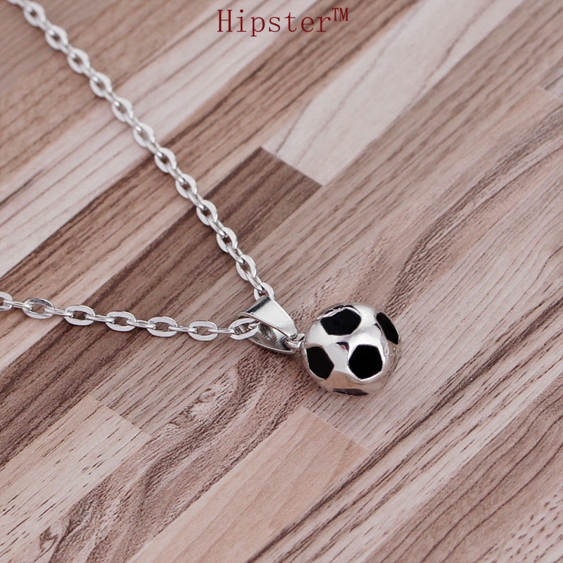 Kalung Rantai Dengan Liontin Bola Sepak Untuk Pria