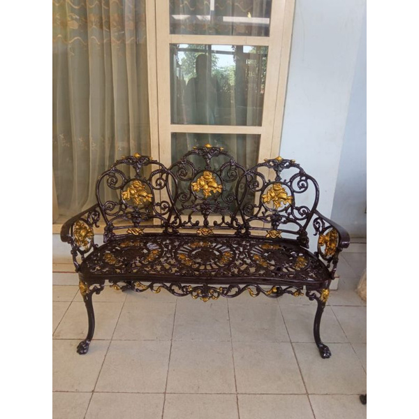 Kursi Besi Panjang untuk Teras Taman