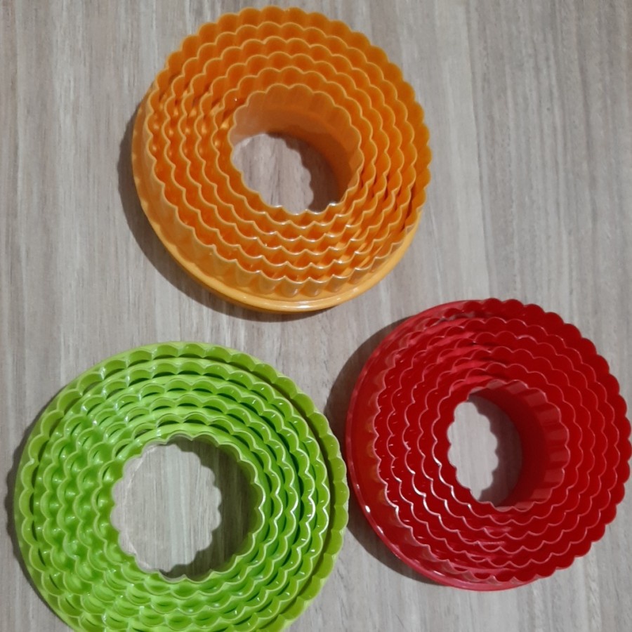 Cetakan Kue Bulat 2 Sisi Gerigi Rata Ring Cutter Set 6Pcs Plastik