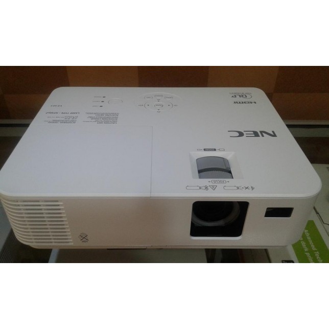 Projector NEC VE303G