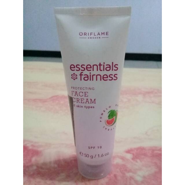 PRELOVED Essentials Fairness Protecting Face Cream SPF 10 by ORIFLAME