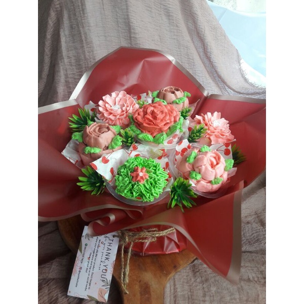 

buket kue / buket cupcake / bouquette cupcake / kado valentine / kado nikah / wedding gift / kue korea / korean cake / buket bunga / kado unik