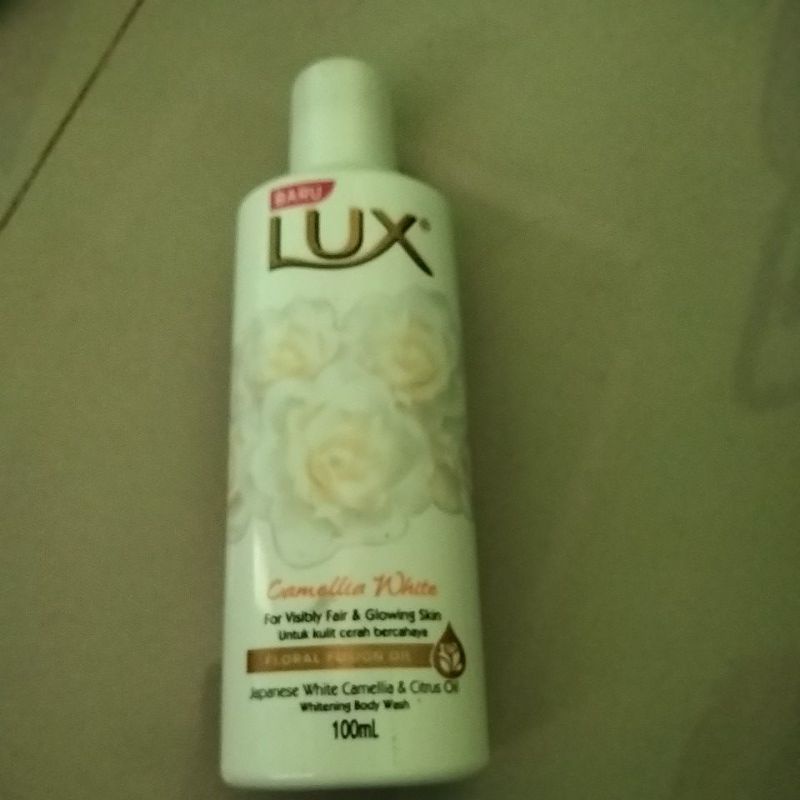 sabun mandi cair Lux botol 100 ml