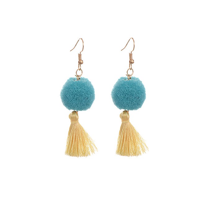 LRC Anting gantung Fuzzy Ball&amp;tassel Decorated Simple Earrings