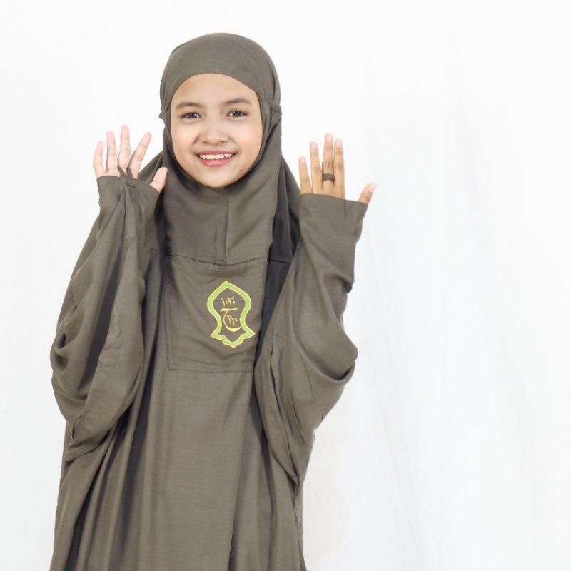 Mukena anak terusan remaja hadramaut terusan terompah polosan banyak warna mukenah Ukuran 10-16 tahun Mukenah Hitam Puith Terbaru Travel