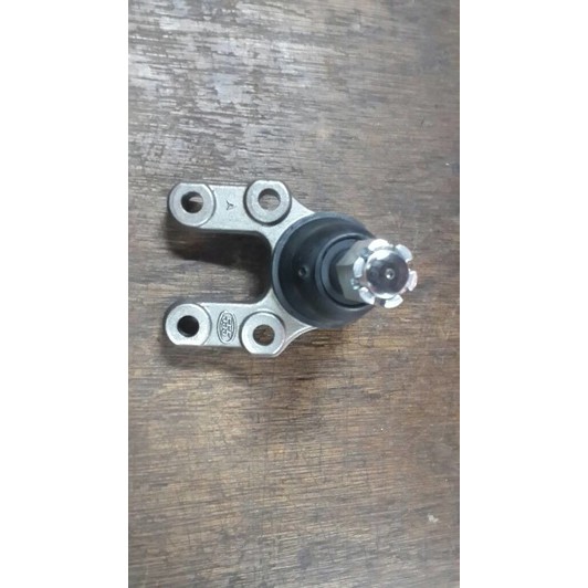 Ball Joint Bawah Nissan Terrano