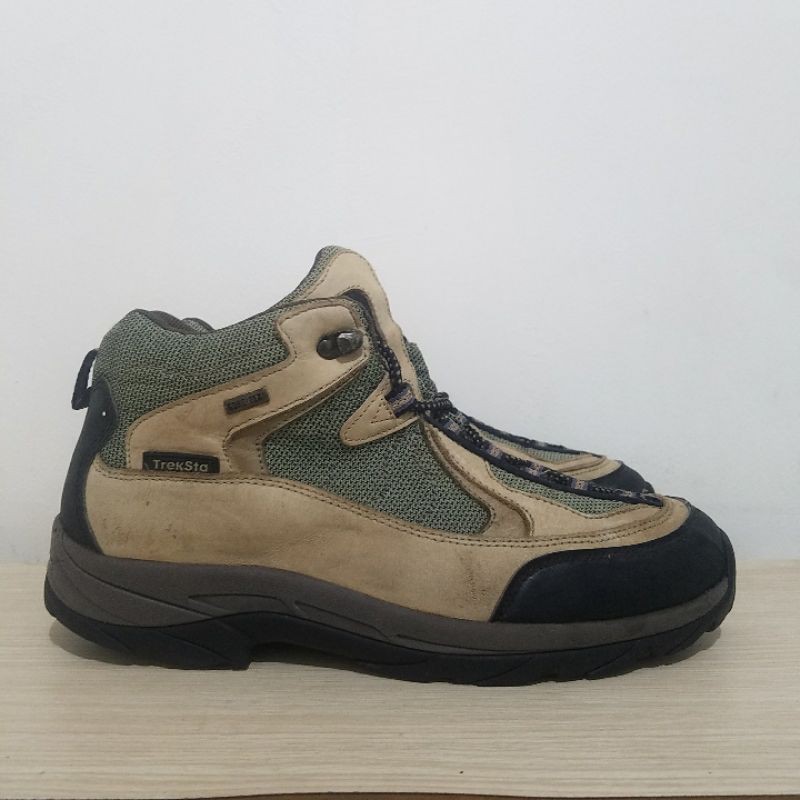 Sepatu Outdoor Treksta GORE-TEX Second Branded