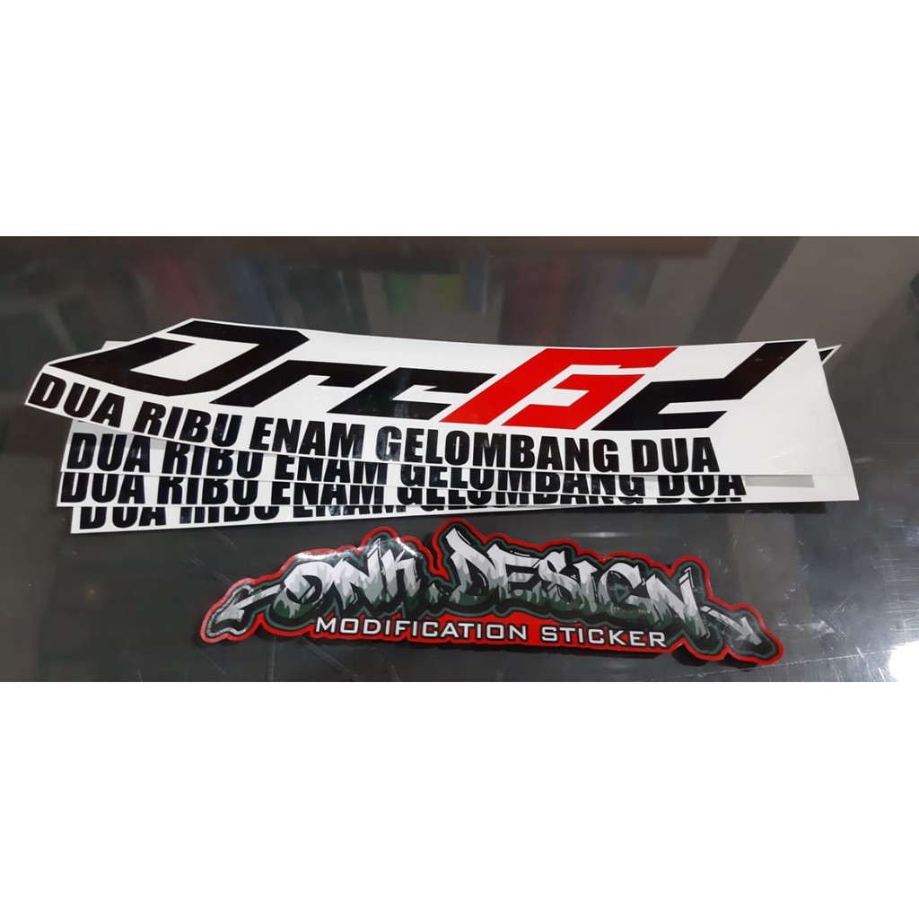 

cutting sticker stiker bebas desain printing waterproof label merk laminasi 152