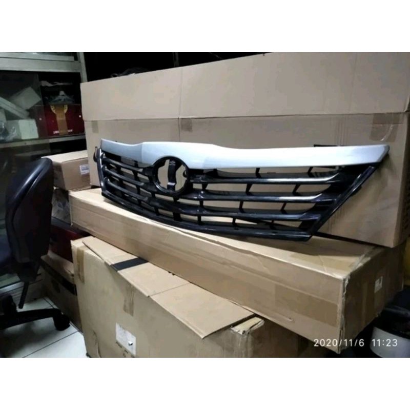 Grill innova 2011-2013 original