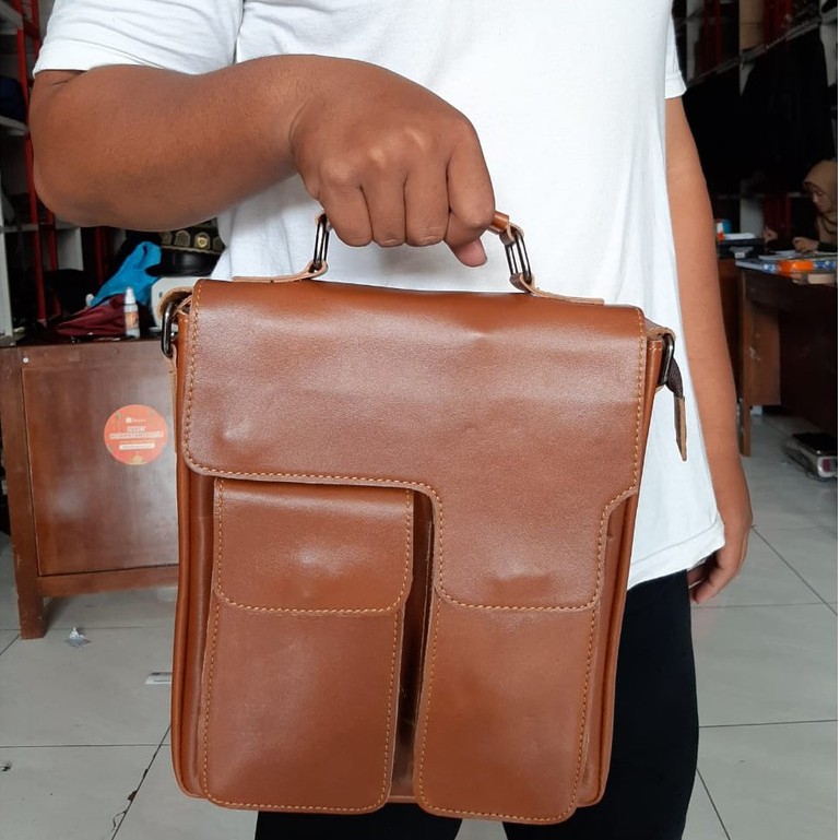 Tas Selempang Pria Besar Bahan Kulit Sapi Premium Tiga Warna Khas Kota Garut