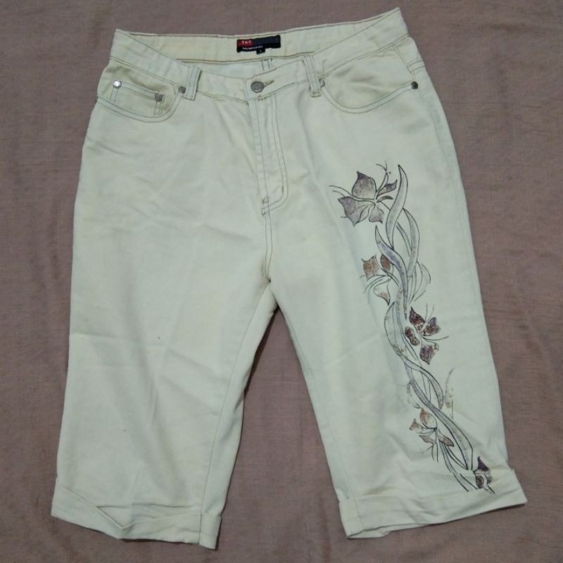 Celana Jeans Pendek Putih Wanita