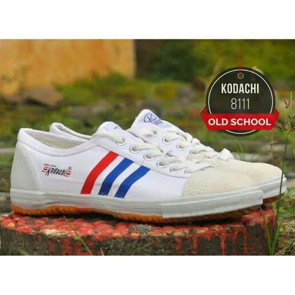 Sepatu Kodachi Sepatu Capung 8111 Badminton Voli Takraw