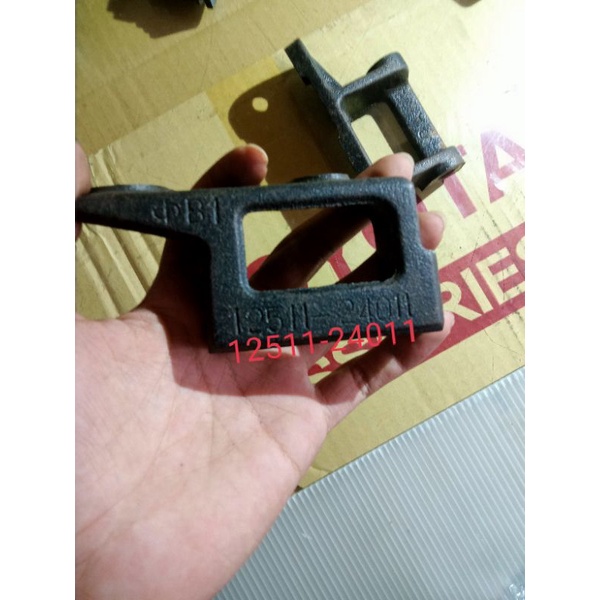 breket pegangan dudukan dinamo ampere alternator kijang super