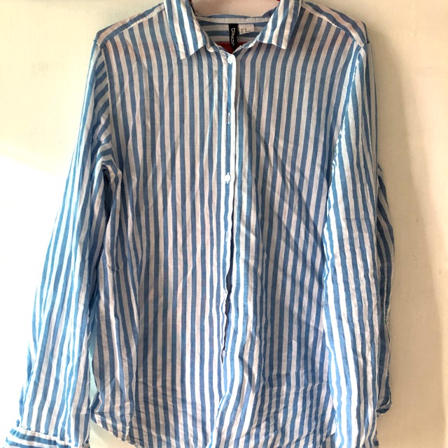 Preloved kemeja Wanita brand H&M ORI , kondisi dijamin masih sangat bagus dipakai 2x