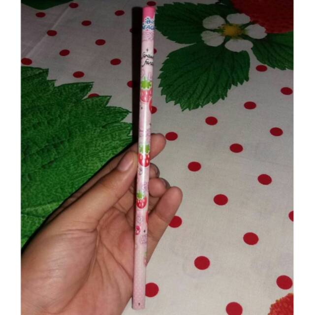 

Pensil strawberry √