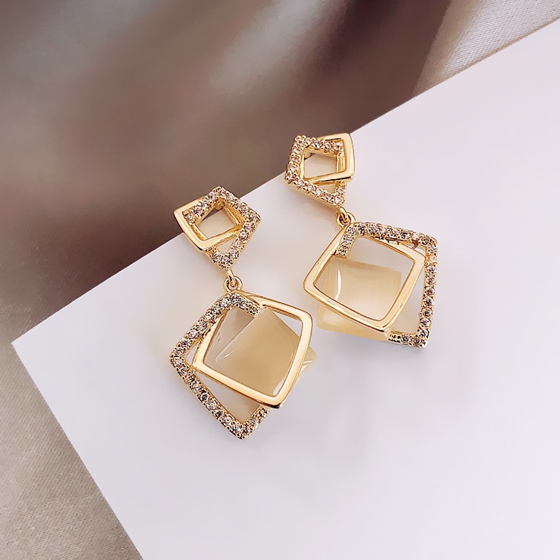 Anting AT 116 Bahan S925 Fashion Wanita Anting Keren Lucu Unik Elegant  /BB