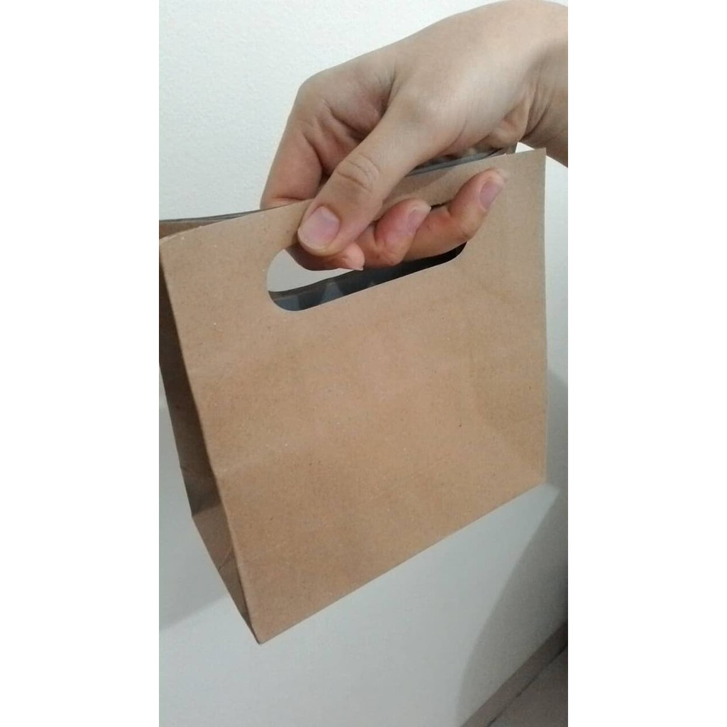 

HOT DEAL RECYCLED PAPERBAG TEBAL COKLAT UKURAN 18 X 18 CM RONGGA 9 CM !!!!!!