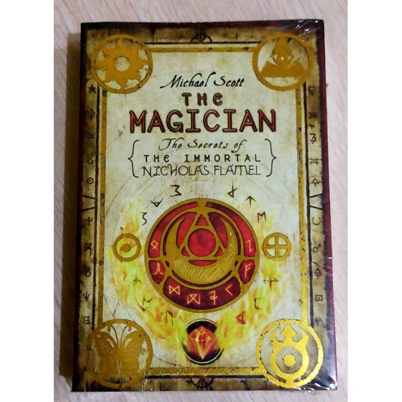 The Magician ; The Secret of The Immortal Nicholas Flamel ( Michael Scott )