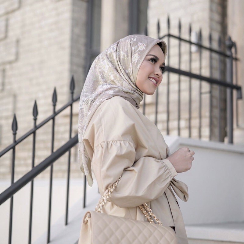 PRELOVED The British Buttonscarves khaki