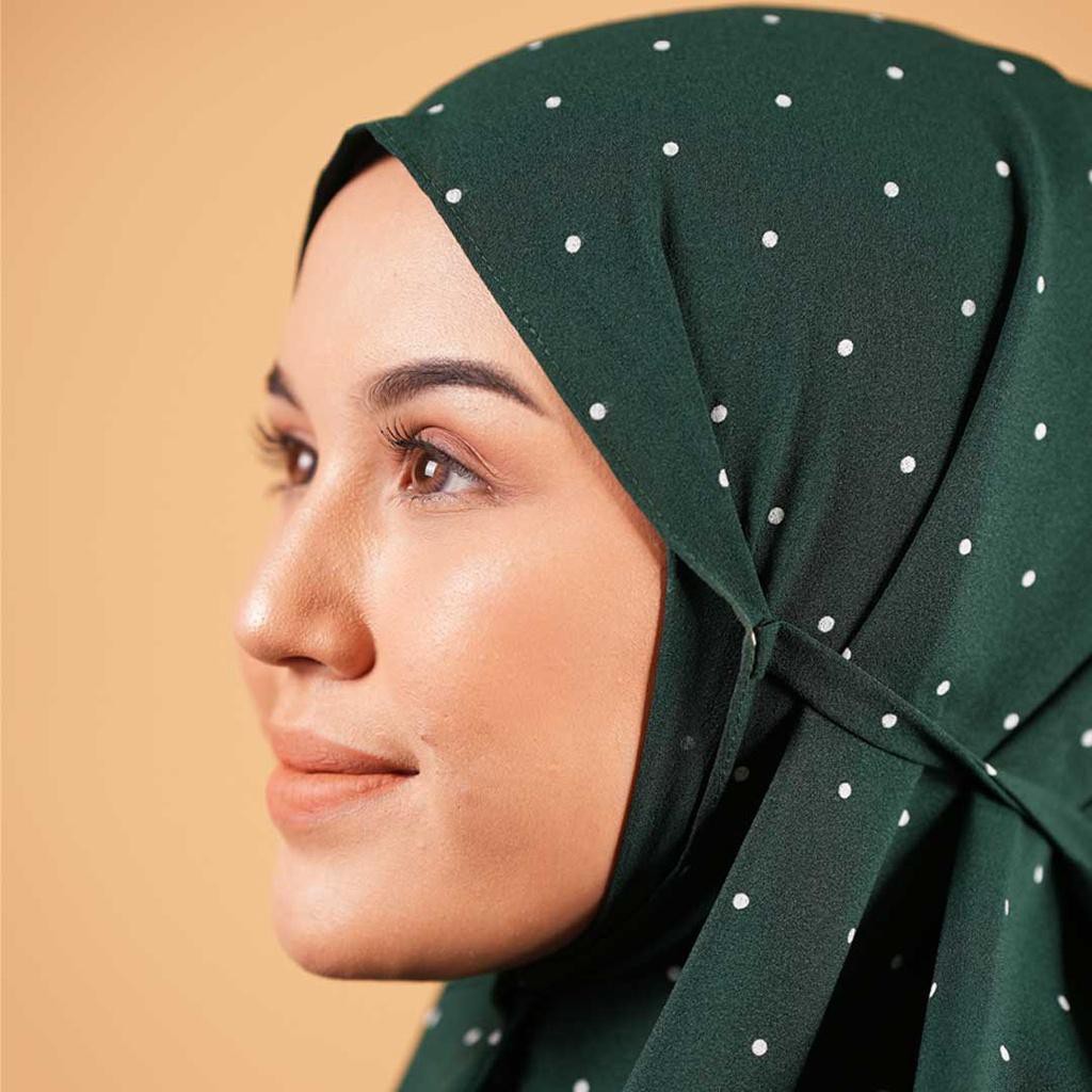 Bugis Hijab - Bergo Maryam Motif Polkadot - Hijab Instant - Ukuran M