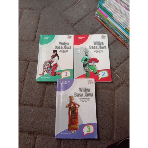 Widya bahasa jawa kelas 7,8,9 Smp