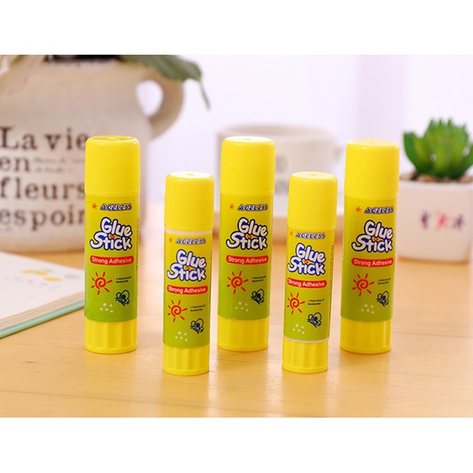 

GLUE STICK / LEM BATANGAN / LEM PUTAR