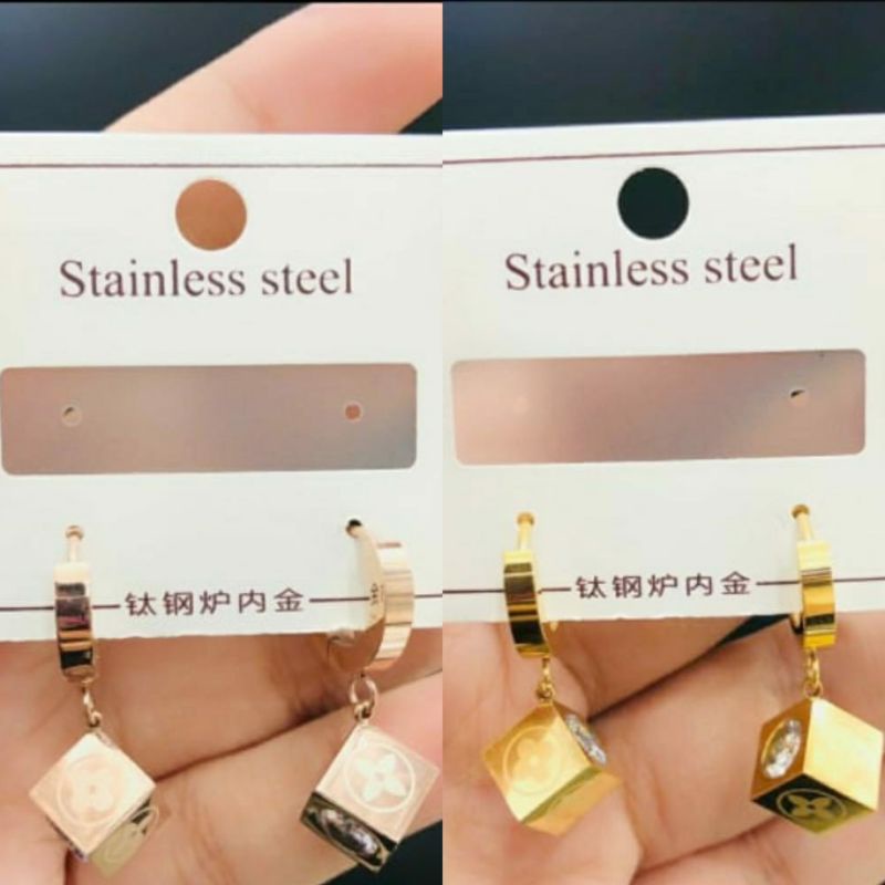 Anting Dadu Titanium Anting Jepit Wanita Remaja Cantik Anti Karat N26102104