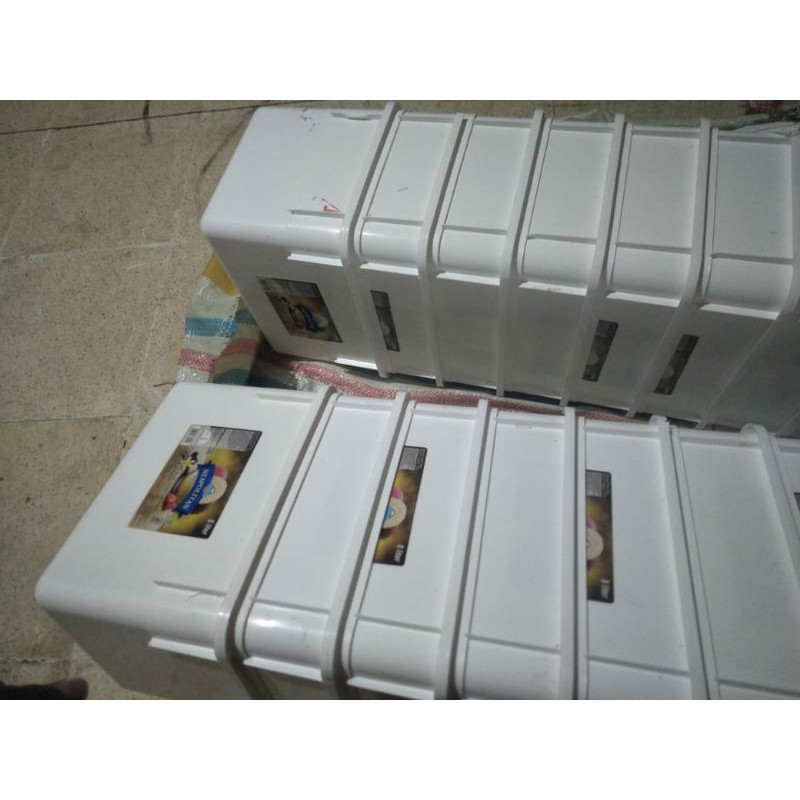 ember es krim bekas 8 liter