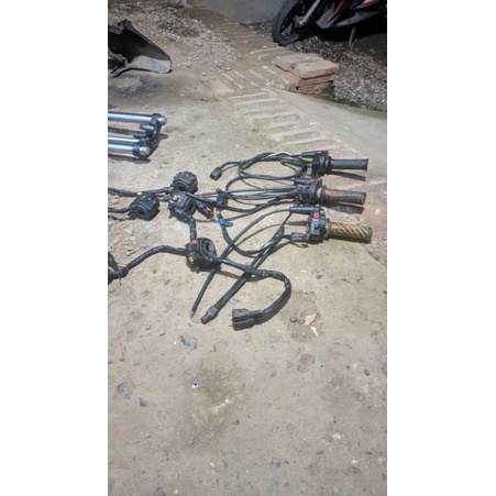 Holder Kanan Kiri Kawasaki Ninja 150 R SS RR New Old original Not Holder Kanan KSR Moge Aprilia KTM 