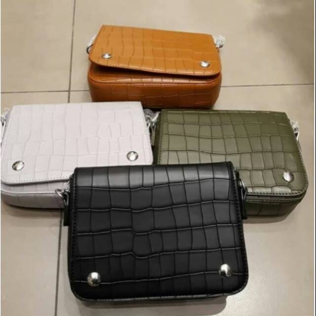 MINISO ORIGINAL 4WRN. VINTAGE CROCO GRAIN CHAIN. tas selempang miniso murah. Ready surabaya