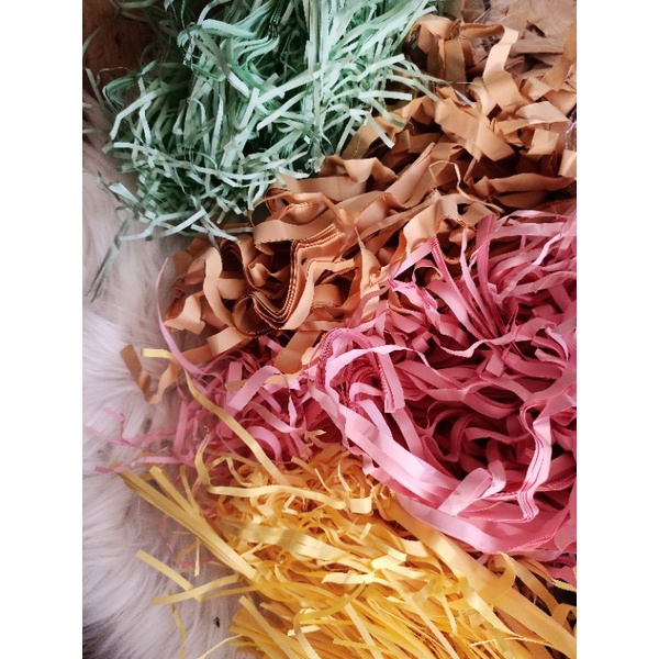 

Paper Shereded 100gram murah for hampers/Kertas Cacah/Hampers/Kado