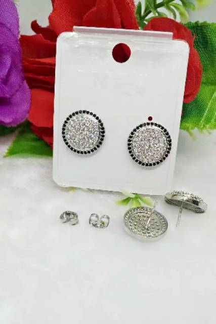 Anting-anting mata Hitam&amp;Putih-Putih polos