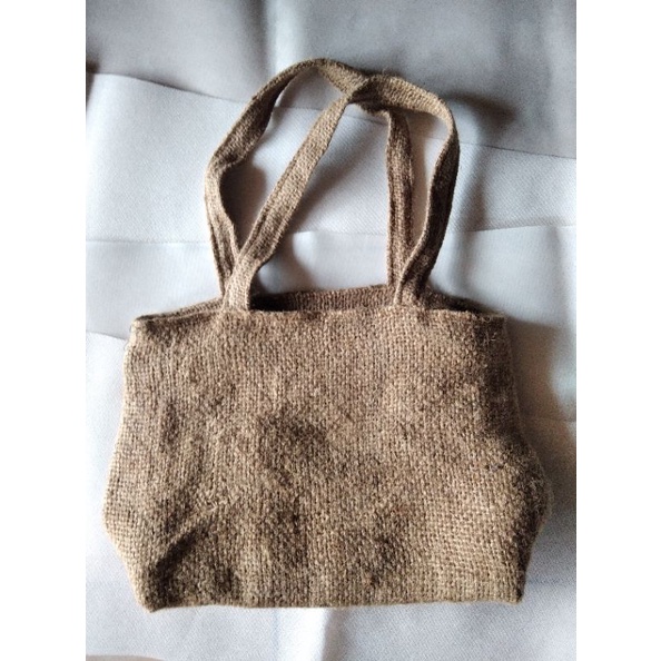 Tas perempuan etnik kain goni