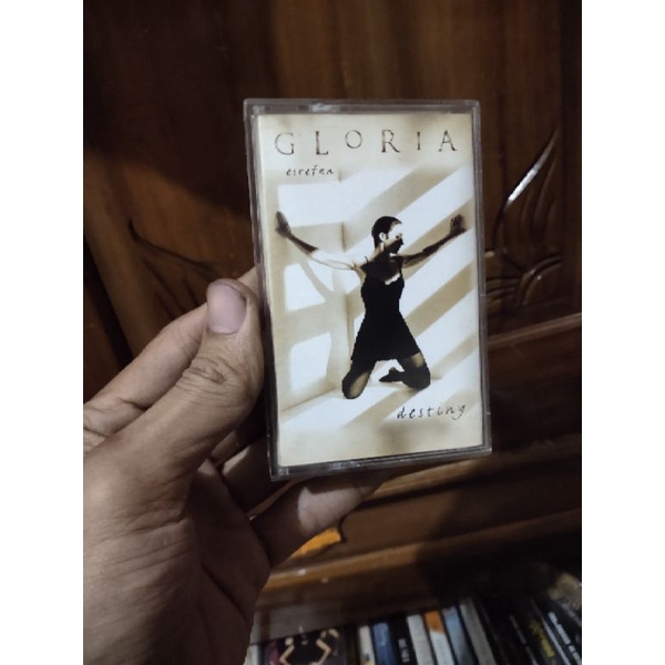 kaset pita gloria estefan /