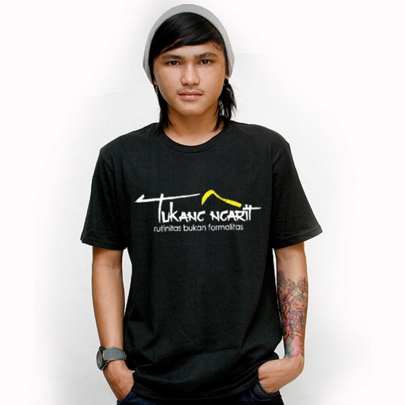 baju kaos TUKANG NGARIT rutinitas bukan formalitas
