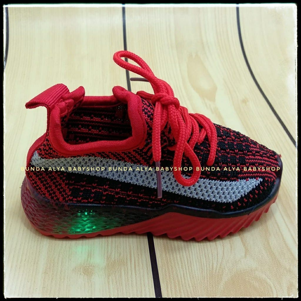 Sepatu Anak Laki LED Usia 4 Tahunan IMPORT Size 29 MERAH - Sepatu Anak Sneakers Lampu Alas Karet Anti Licin