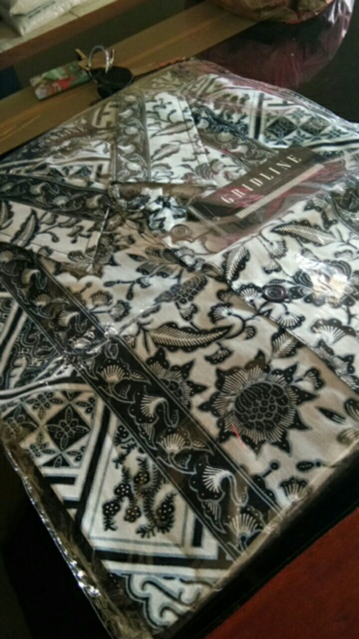 [gridline - R088] Kemeja Batik Pria Katun Lengan Pendek Regular Abu Putih Hitam Pastel