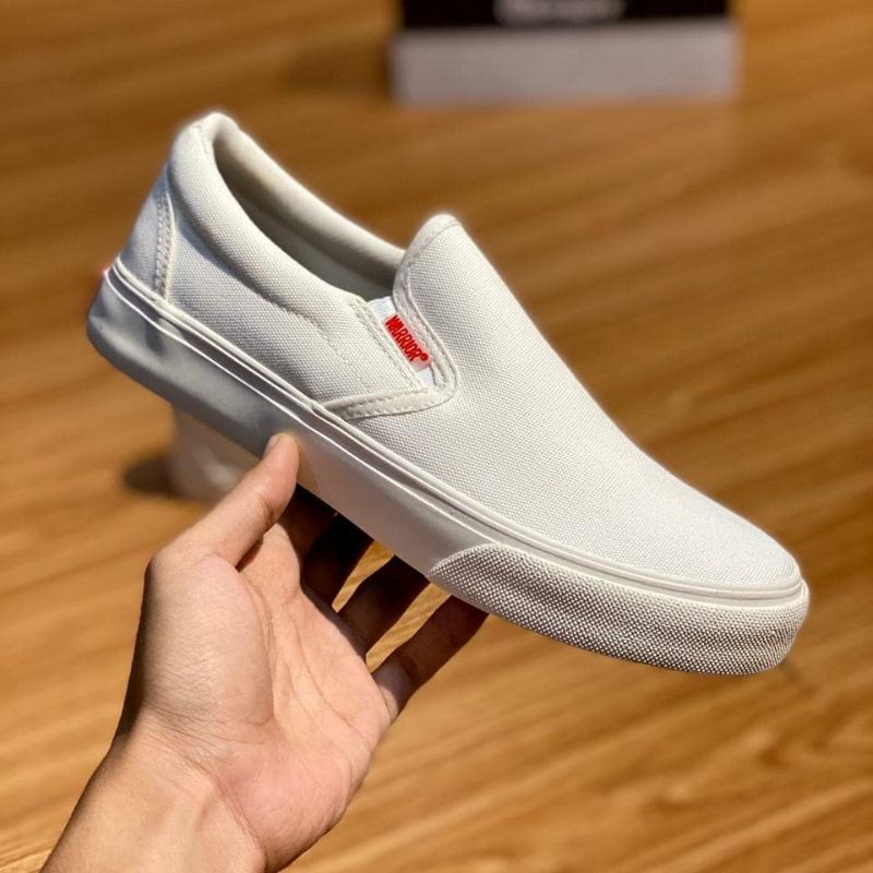 Warrior Arthur All White Slip On - Sepatu Warior