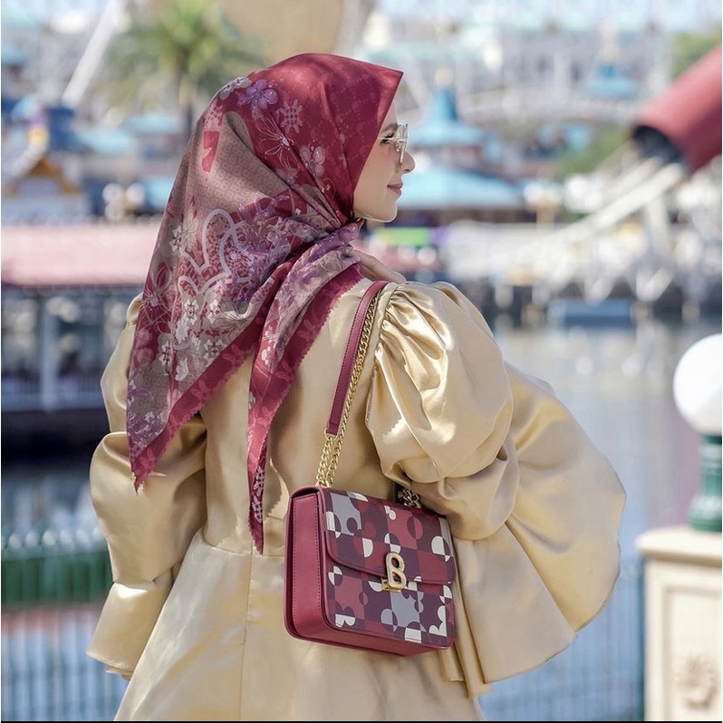 Buttonscarves Dream Park Scarlet